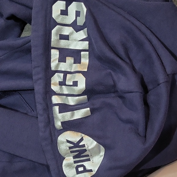 Victoria's Secret PINK Detroit Hoodie - Picture 11 of 16